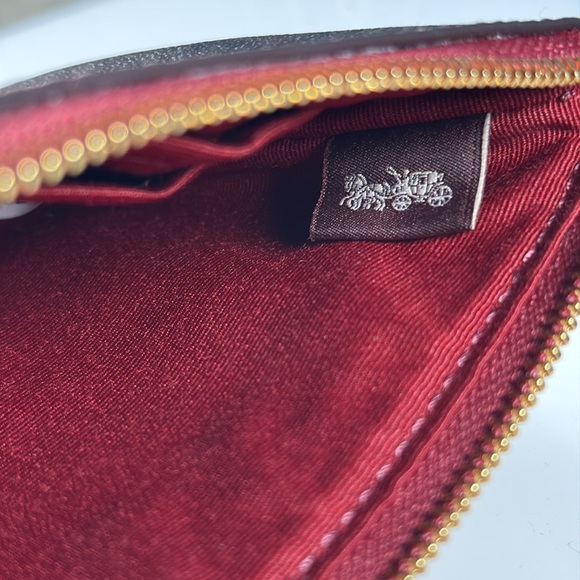 NWOT Coach Ornament Print Corner Zip Brown Wristlet - Picture 6 of 8